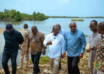Mahama inspects tidal wave impact in Fuveme
