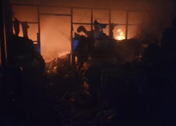 Warehouse fire at South Industrial Area contained by Fire Service