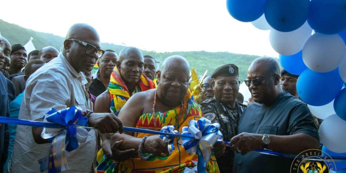 Mahama Commissions Divisional Police Headquarters in Odumase Krobo