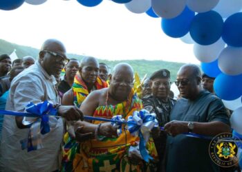 Mahama Commissions Divisional Police Headquarters in Odumase Krobo