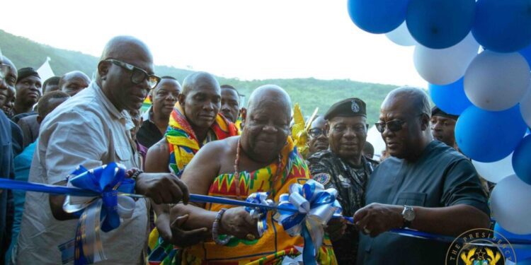 Mahama Commissions Divisional Police Headquarters in Odumase Krobo