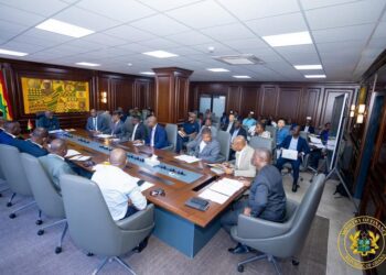 Government engages mining firms on reserve policy to support cedi stability