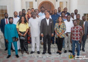 Foreign minister checks on injured Ghanaians in UAE amid conflict