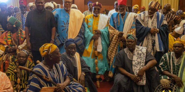 Mahama reaffirms partnership with chiefs in national development