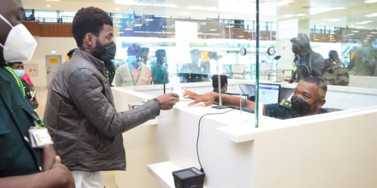 Foreign Affairs Ministry warns against use of falsified immigration stamps