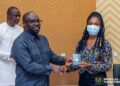 Foreign Affairs Ministry presents first batch of replacement passports to flood victims
