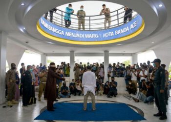 Indonesian couple publicly caned after TikTok kiss