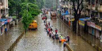 Heavy rains trigger severe flooding in Mumbai