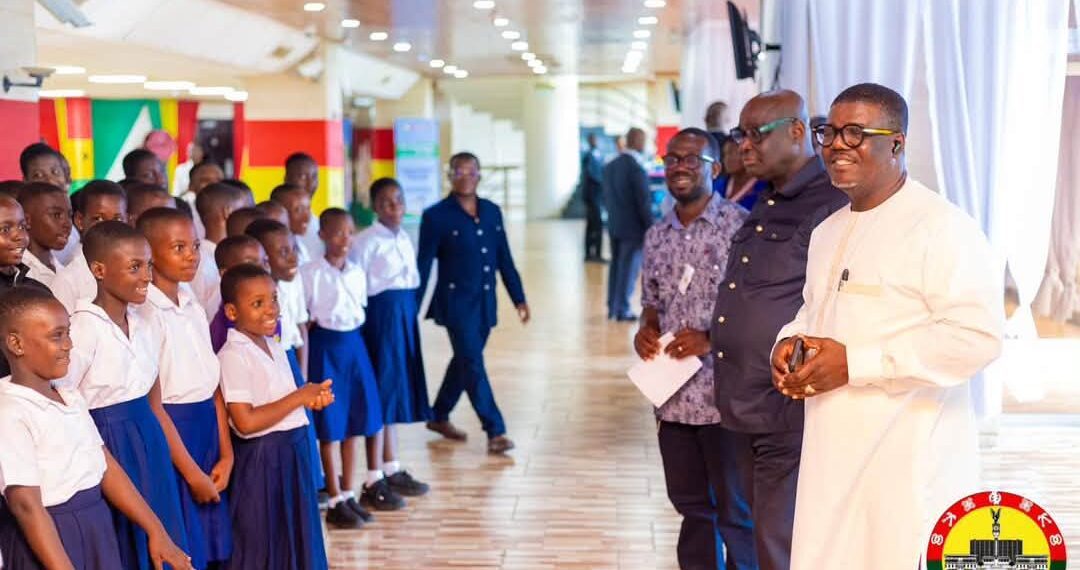 Parliament hosts students for an educational visit