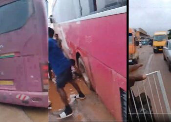 Citizen criticises Mahama over poor roads after VIP bus gets stuck in pothole
