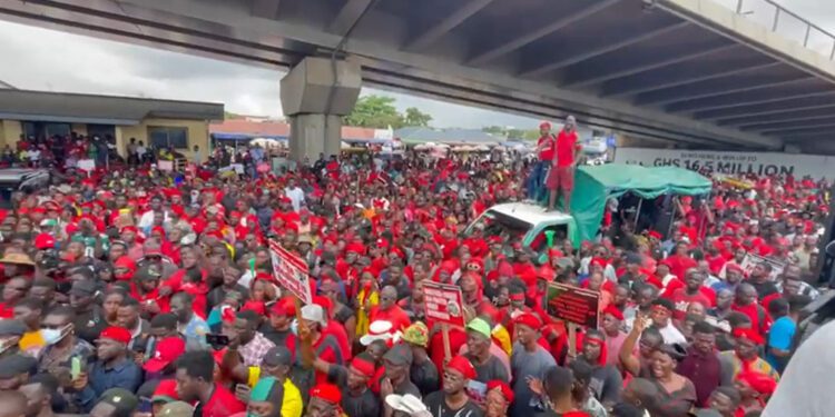 Protesters gather in Accra demanding the Bank of Ghana governor's resignation