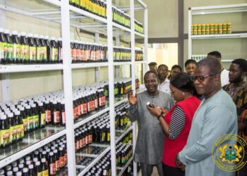 Deputy Health Minister visits Centre for Plant Medicine Research