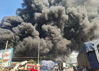 Fire guts plastic factory at Kwame Nkrumah Circle