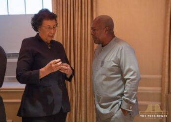 Mahama holds bilateral talks with Suriname President