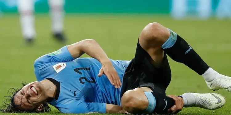 Uruguay's Cavani injured ahead of World Cup