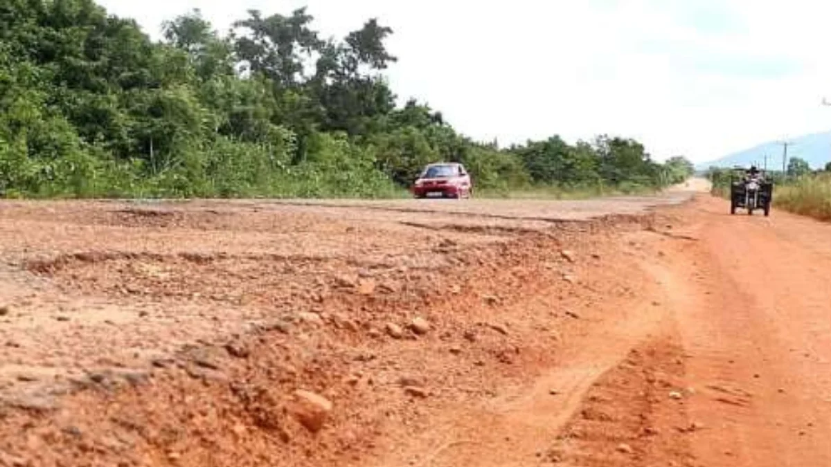 Osudoku Paramount Chief urges government to fix roads for economic growth: Ghana News