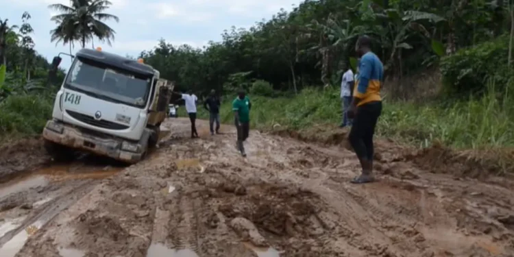 Western Region chiefs call for improved roads