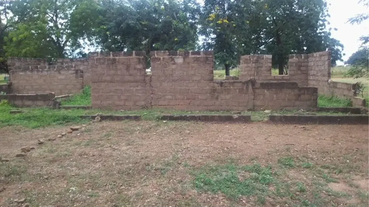 Zanlerigu JHS ICT and Library project left to deteriorate