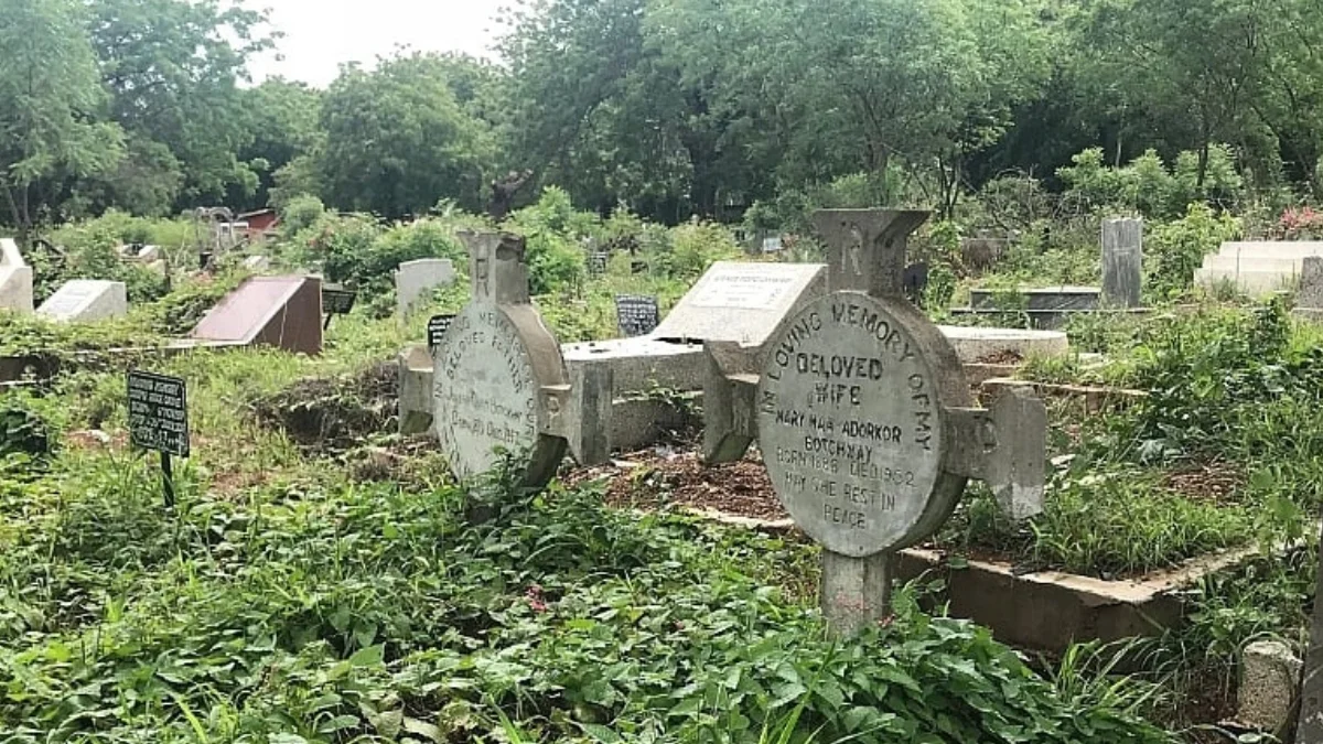 Graves desecrated and looted at Takoradi cemetery, Environmental Analyst confirms: Ghana News