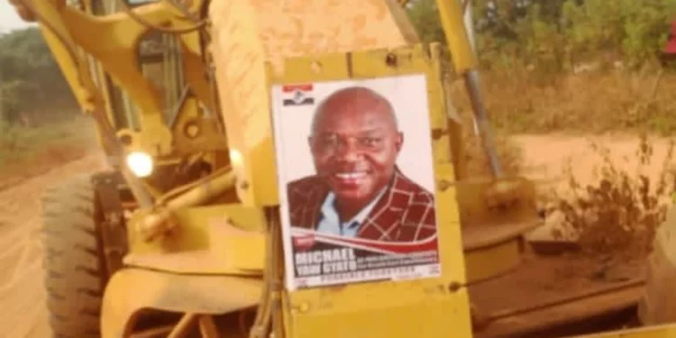 NPP Parliamentary candidate initiates road reshaping in Dambai for economic boost: Ghana News