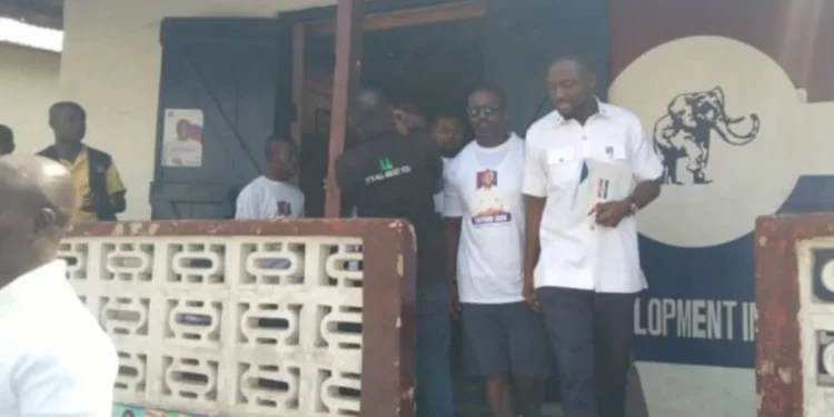 NPP executives in Nsawam-Adoagyiri abandon office, prevent aspirant Hayford Siaw from submitting nomination forms: Ghana News