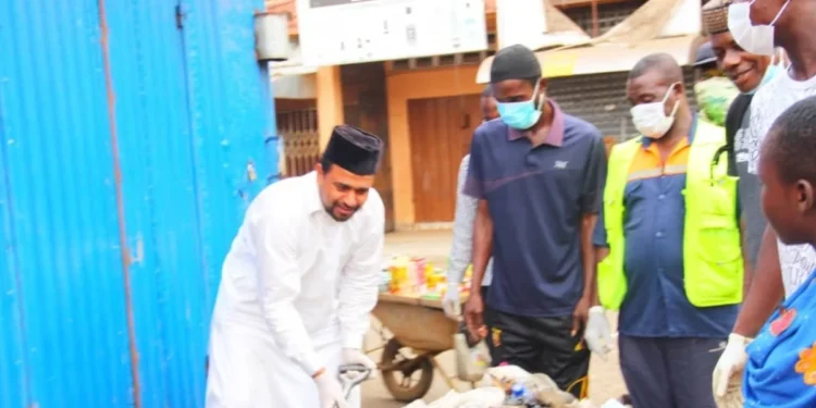 Ahmadiyya Muslim Mission conducts annual clean-up exercise at Horsey Park Lorry Terminal: Ghana News