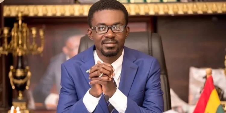 Businessman disagrees with allegations of varied signatures in Nana Appiah Mensah's trial: Ghana News