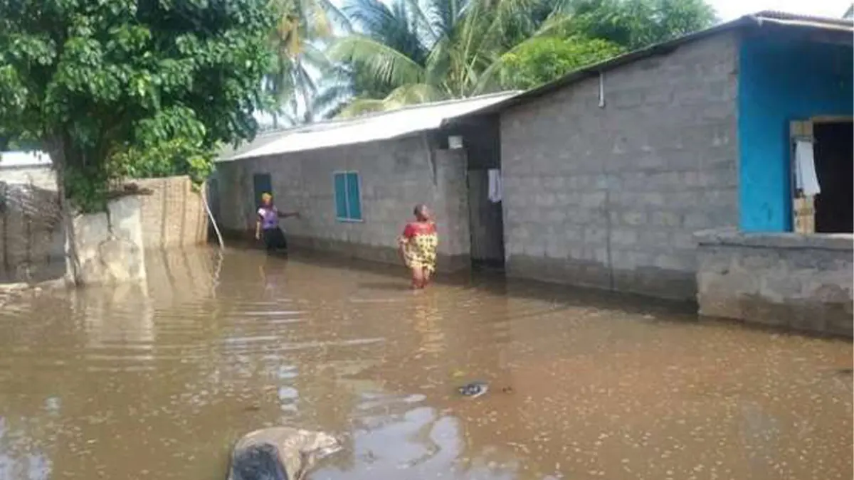 Tidal surge displaces hundreds in Keta, Volta Region