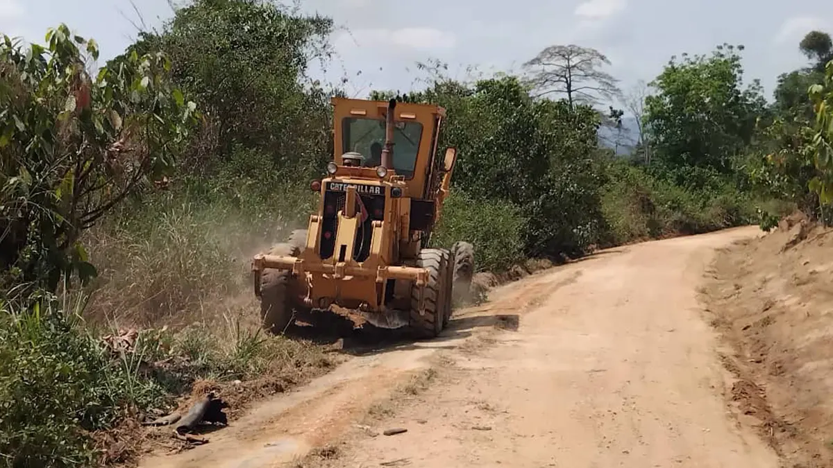 KoAntwi Mining Company reshapes deplorable roads in catchment area