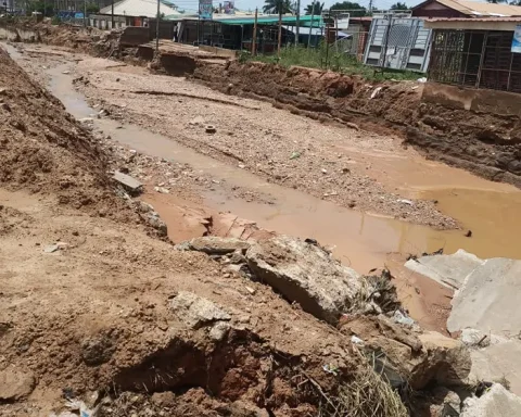 Minister calls for collaborative effort to address Weija highway flooding