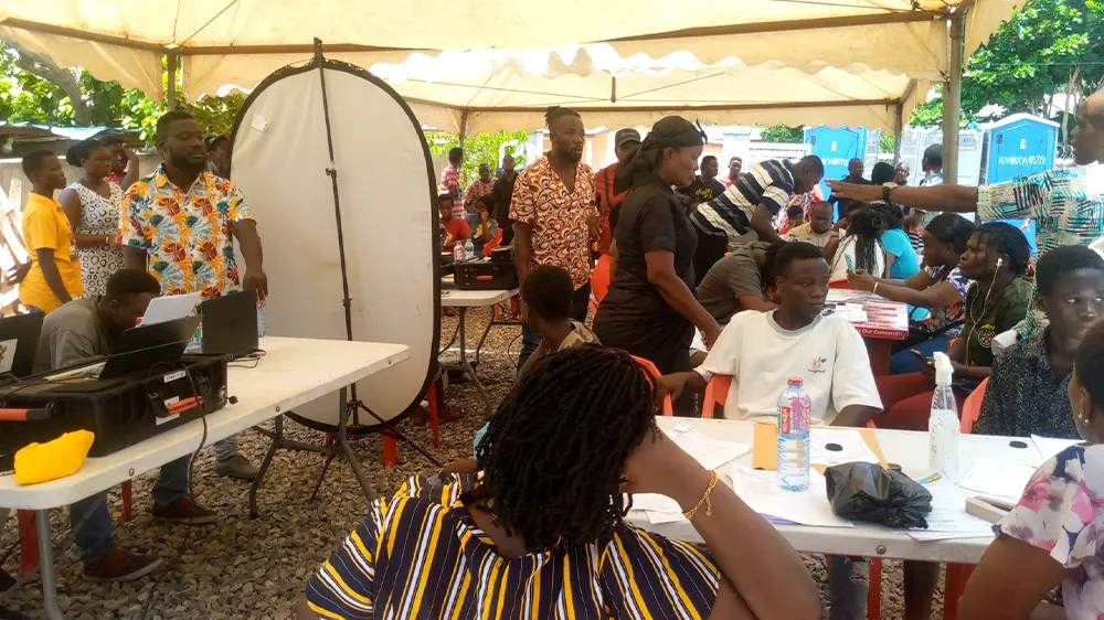 Network failure disrupts second day of limited voter registration