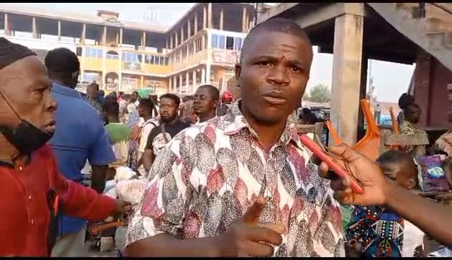 Atebubu/Amantin MCE appeals to drivers to resume work as passengers stranded over lorry fare dispute