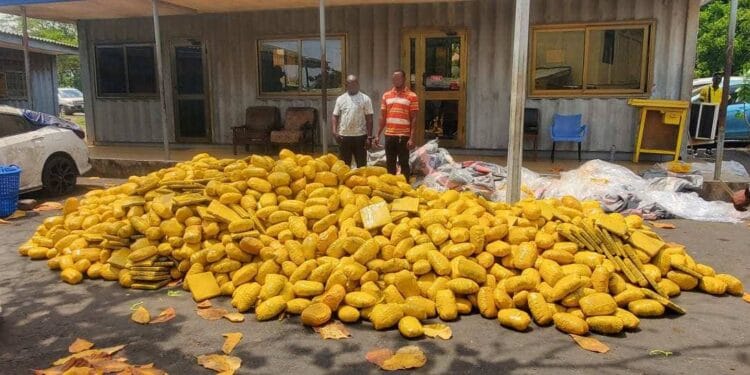 Tema police intercept truck with over 3,000 slabs of suspected narcotics; two arrested for bribery